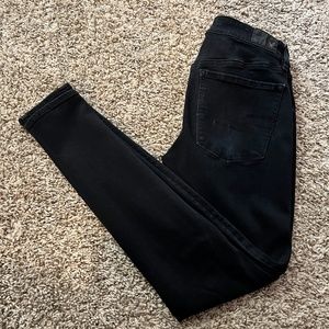 AMERICAN EAGLE HIGH RISE JEGGINGS BLACK SIZE 6